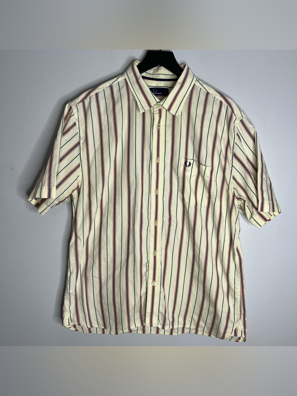 Fred Perry M8245 Short Sleeve Button Down Shirt Mens XL Cream Striped *FLAW*